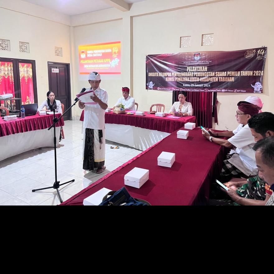 PELANTIKAN ANGGOTA KELOMPOK PENYELENGGARA PEMUNGUTAN SUARA PEMILU TAHUN 2024 DESA BATUAJI